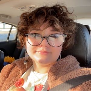 Meet your Posher, Nadia